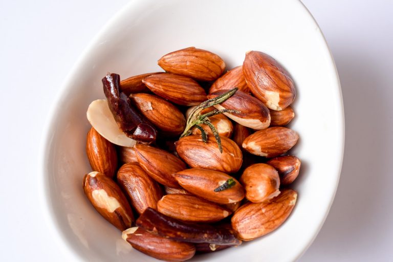 Rosemary Chili Almonds Med Instead of Meds