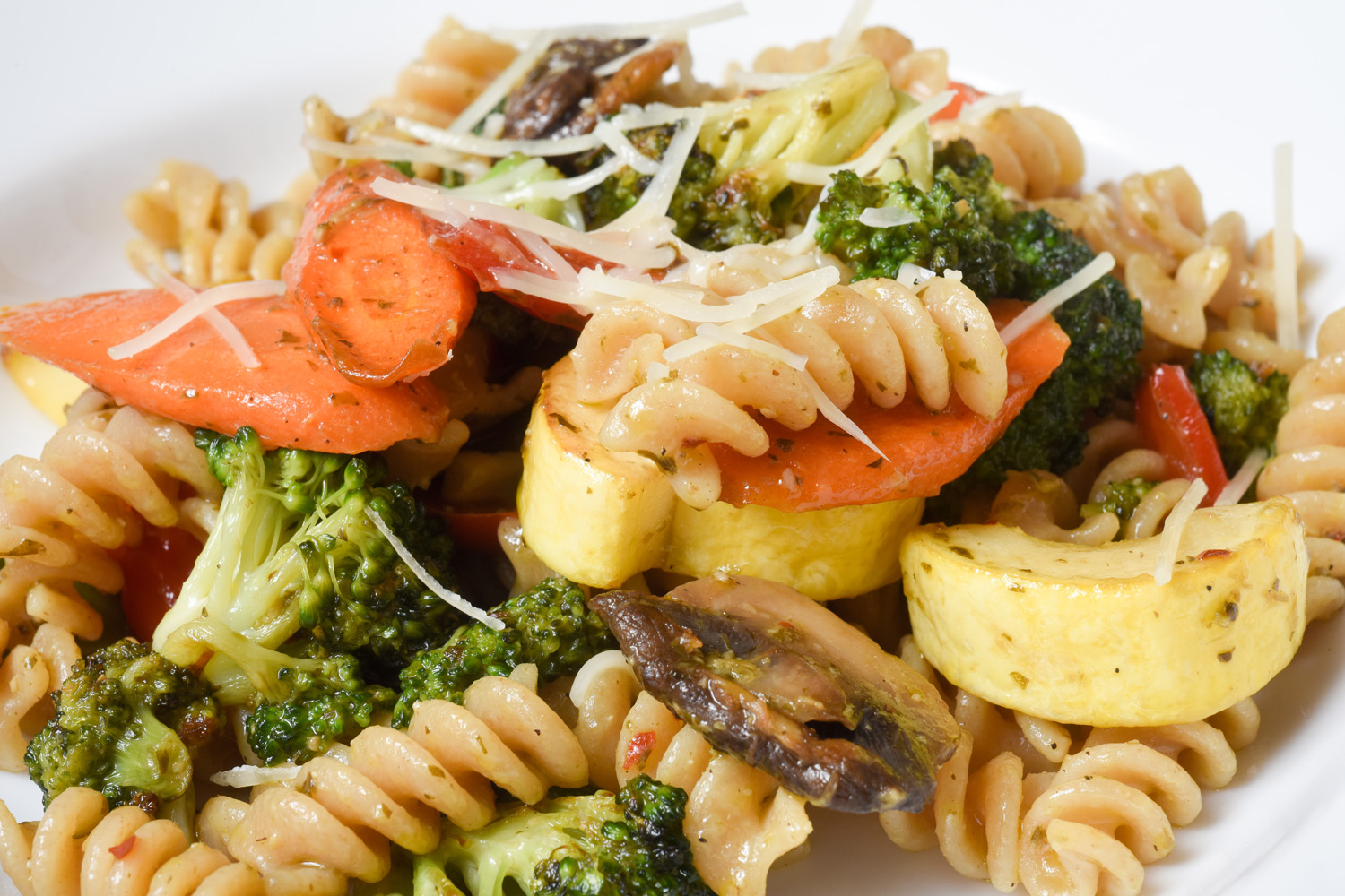 Whole Wheat Pasta with Pesto and Vegetables 